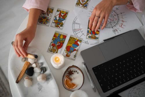 Les 10 meilleurs sites de voyance en ligne en 2025